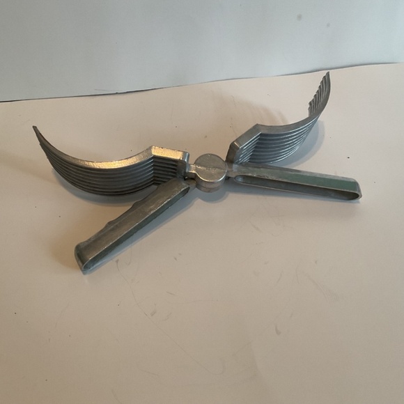 Vintage metal roast fork, meat tongs for slicing, roast for roast dinner. - Picture 5 of 7